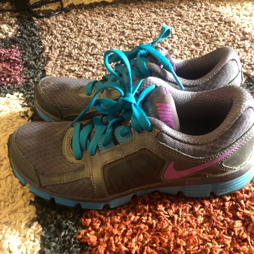 Nike shoes size 6